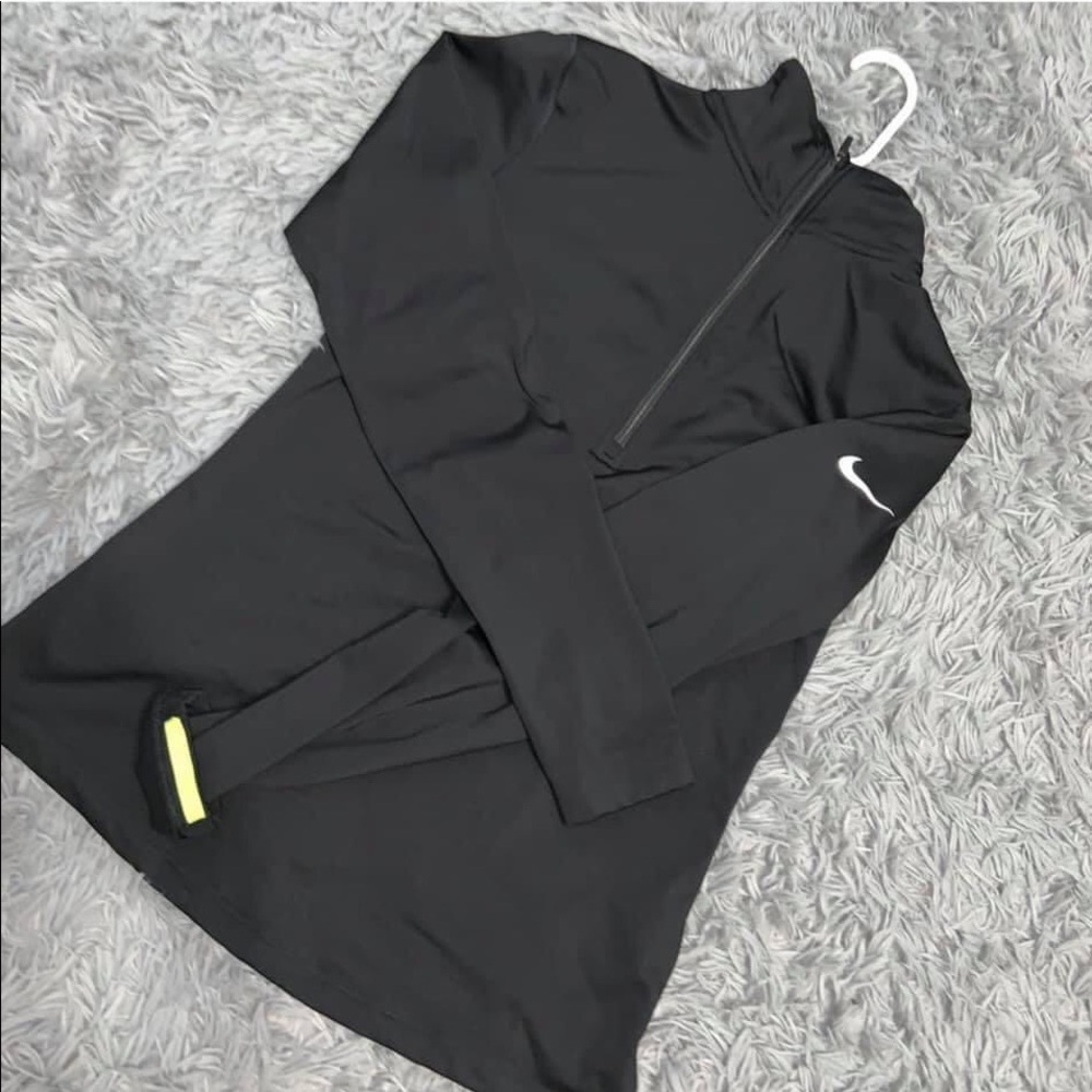 Women’s Nike pull over